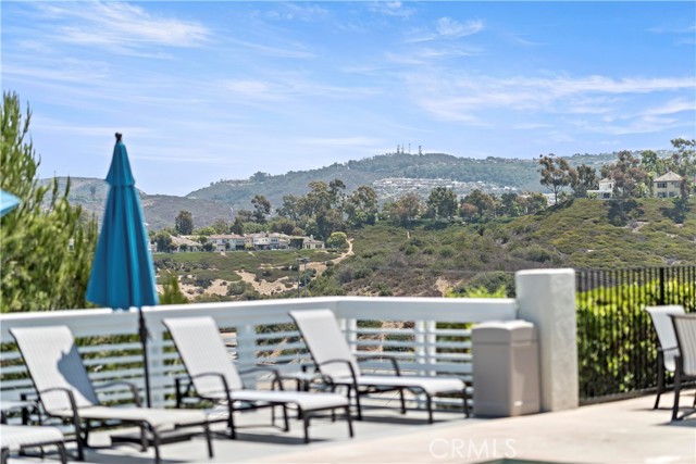 24 Narbonne, Newport Beach CA: https://media.crmls.org/medias/5cab48bd-ab8f-402d-ac39-de9192d4cf66.jpg