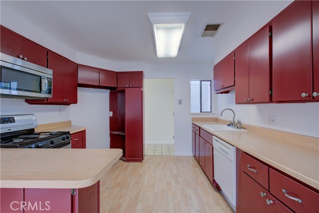 Detail Gallery Image 4 of 22 For 2317 High, Atwater,  CA 95301 - 3 Beds | 2 Baths