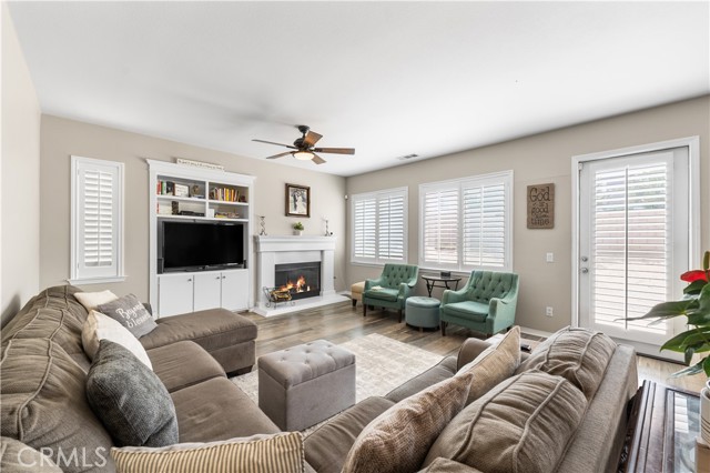 42639 Biscay, Lancaster CA: https://media.crmls.org/medias/5cabfd75-805b-4c9a-b389-96eeed1c0222.jpg