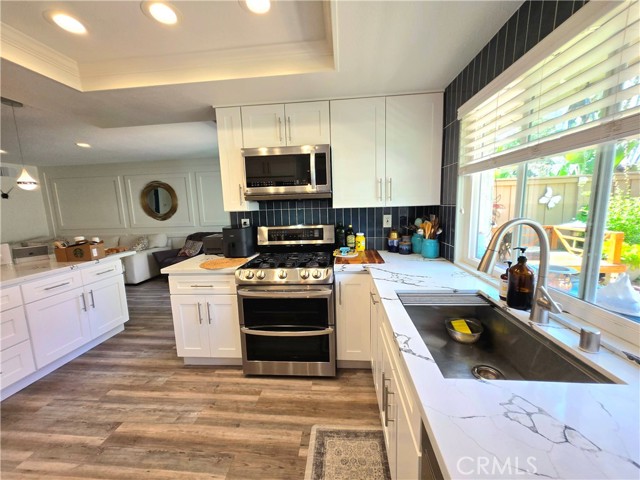 5 Carriage Hill Lane, Laguna Hills CA: https://media.crmls.org/medias/5cac5664-9b82-497c-a305-04eaf2f7b9f3.jpg