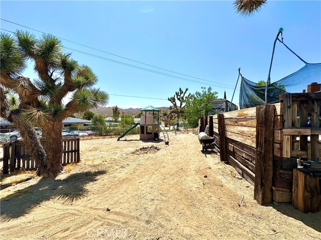 Detail Gallery Image 34 of 34 For 7417 La Vina Trl, Yucca Valley,  CA 92284 - 3 Beds | 2 Baths