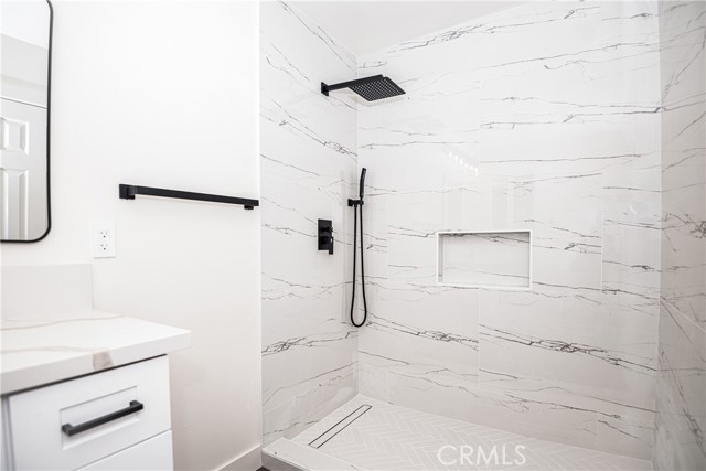 2983 N Alameda Avenue, San Bernardino CA: https://media.crmls.org/medias/5cad4951-8cce-4bcc-9bfd-4b1dfe75bfff.jpg