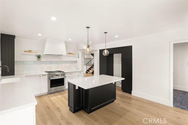 Detail Gallery Image 5 of 30 For 22450 Maycotte Rd, Woodland Hills,  CA 91364 - 3 Beds | 3 Baths