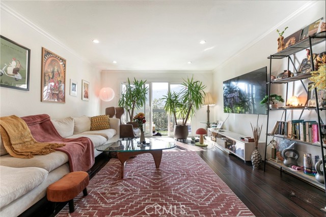 Detail Gallery Image 5 of 30 For 2940 N Verdugo Rd #305,  Glendale,  CA 91208 - 2 Beds | 2 Baths