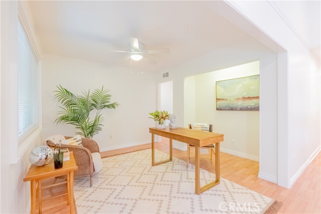 7215 Enfield Avenue, Reseda CA: https://media.crmls.org/medias/5caecb24-d023-43ee-97d6-eec648c29df8.jpg