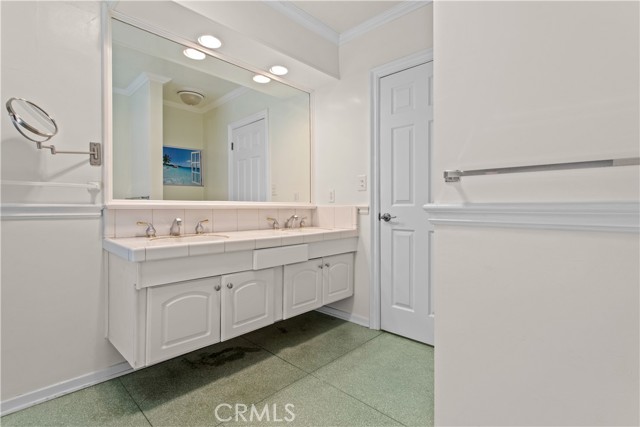 4616 COYLE, Woodland Hills CA: https://media.crmls.org/medias/5caecea7-b31b-45eb-9c64-6cc4cb338276.jpg