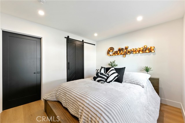 Detail Gallery Image 42 of 75 For 22269 Avenue San Luis, Woodland Hills,  CA 91364 - 5 Beds | 5/1 Baths