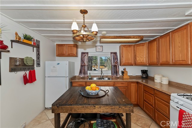 Detail Gallery Image 21 of 59 For 746 Talmadge Rd, Big Bear Lake,  CA 92315 - 3 Beds | 2/1 Baths