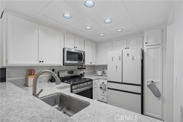 Detail Gallery Image 8 of 32 For 1310 W Park Western Dr #155,  San Pedro,  CA 90732 - 3 Beds | 2 Baths