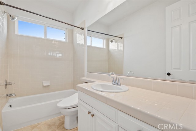 4925 Lone Acres Court, Rancho Cucamonga CA: https://media.crmls.org/medias/5caff468-7652-410f-8e19-d3381291501a.jpg