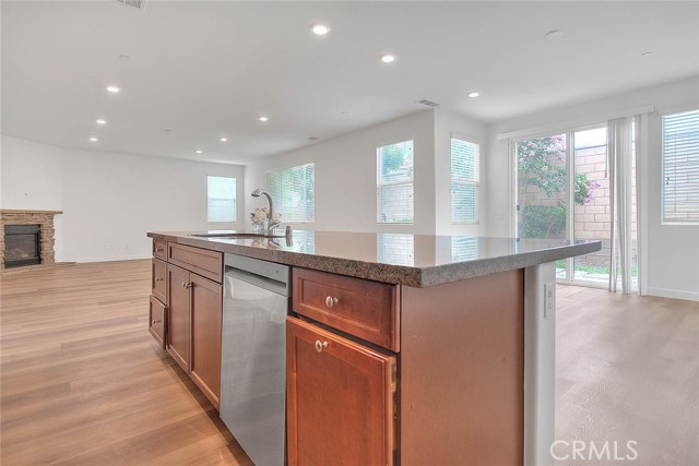 7868 Sea Salt Avenue, Fontana CA: https://media.crmls.org/medias/5cb04f75-0e84-4aa1-b8b2-0d8021539122.jpg