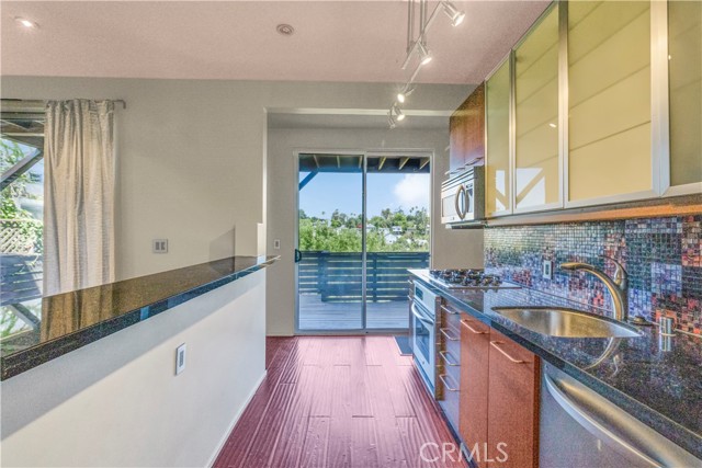 1419 Angelus Avenue, Los Angeles CA: https://media.crmls.org/medias/5cb0e5e3-051a-4035-beb8-e4948c054c74.jpg