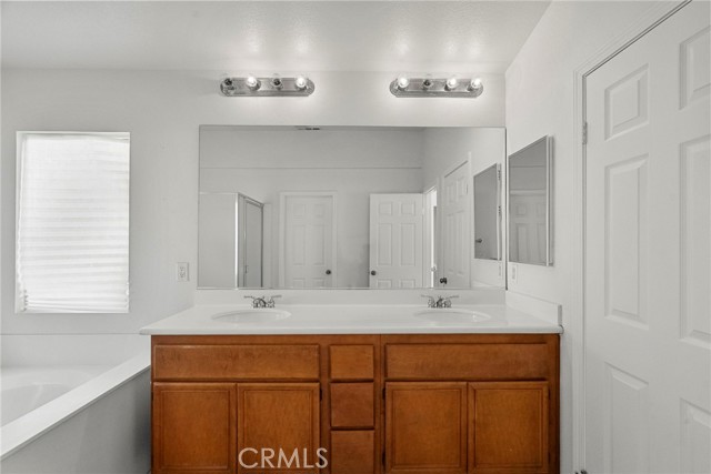 Detail Gallery Image 32 of 36 For 19316 Sidani Ln, Saugus,  CA 91350 - 3 Beds | 3 Baths