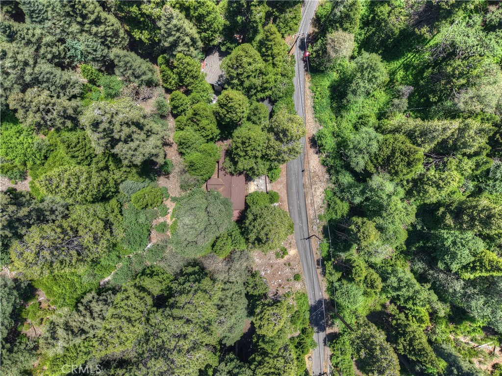 https://media.crmls.org/medias/5cb2209e-ecbf-4015-b8ca-7e5e7c350c6b.jpg?preset=X-Large