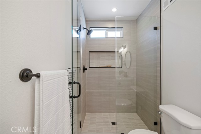 Detail Gallery Image 32 of 38 For 28218 Oaklar Dr, Saugus,  CA 91350 - 4 Beds | 3 Baths