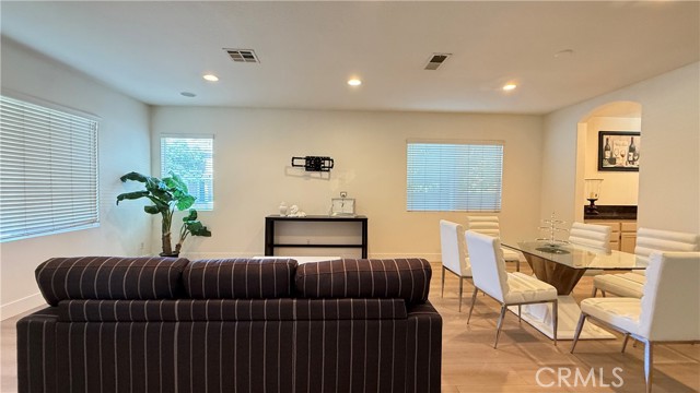 11958 Sunstone Court, Eastvale CA: https://media.crmls.org/medias/5cb32cbb-a032-4951-a4e3-101563cd7973.jpg