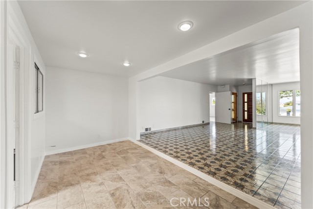 Detail Gallery Image 18 of 43 For 2021 Elanita Dr, San Pedro,  CA 90732 - 3 Beds | 2 Baths