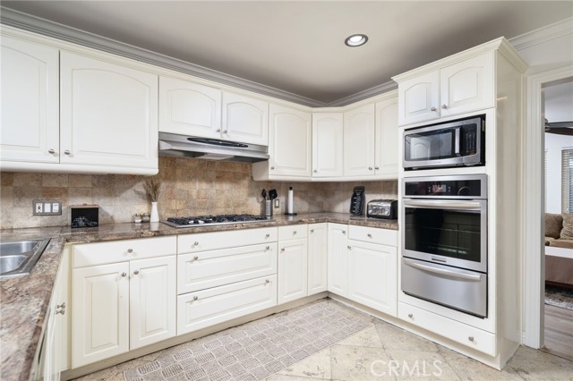 2120 Capuchin Way, Claremont CA: https://media.crmls.org/medias/5cb41c49-76ba-4a75-b2bc-9d4d653a57ee.jpg