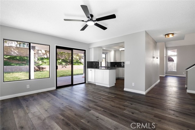 Detail Gallery Image 11 of 49 For 40501 Palmas Ct, Palmdale,  CA 93551 - 3 Beds | 2/1 Baths