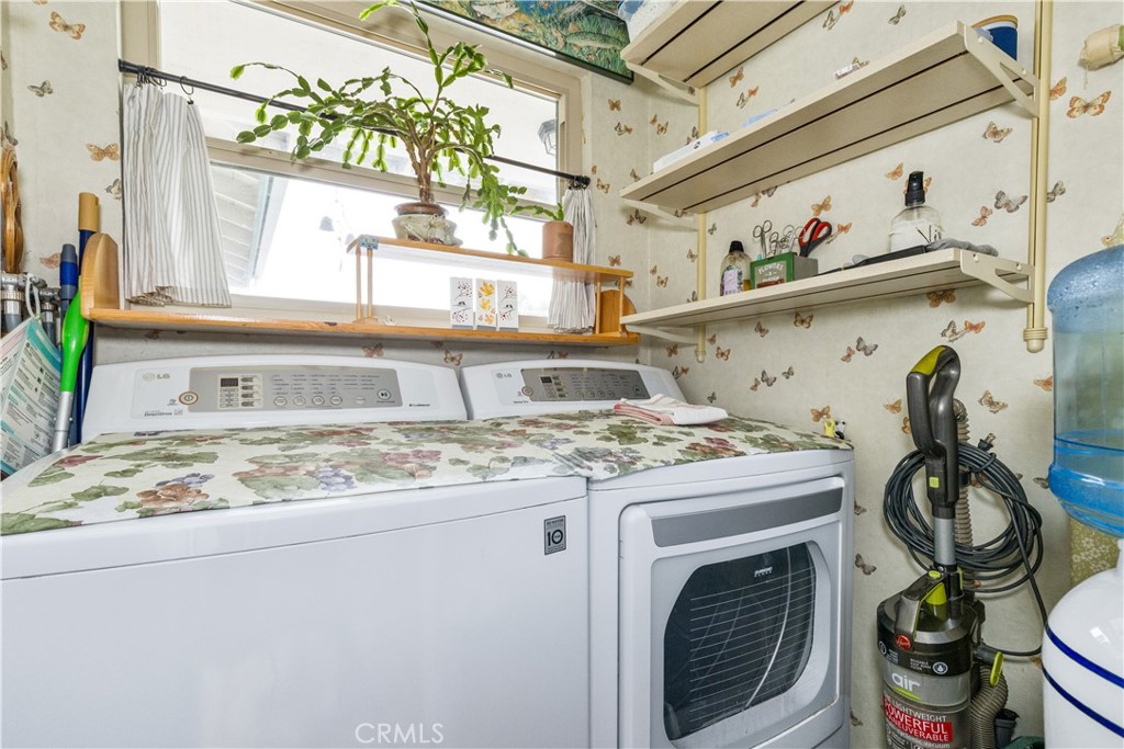 https://media.crmls.org/medias/5cb4aa0f-c449-4e17-b971-62d634c508be.jpg?preset=X-Large