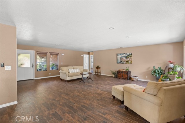 Detail Gallery Image 10 of 45 For 3332 Courtney Dr, Lompoc,  CA 93436 - 3 Beds | 2 Baths