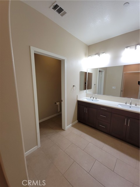 Detail Gallery Image 21 of 26 For 1568 W Artesia Square #E,  Gardena,  CA 90248 - 2 Beds | 2/1 Baths
