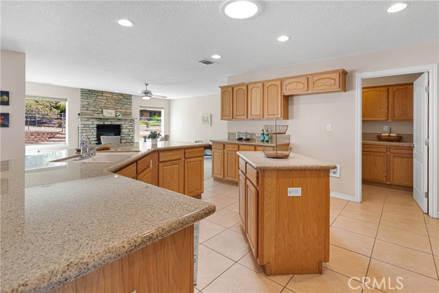 19410 Allegheny Court, Apple Valley CA: https://media.crmls.org/medias/5cb73079-5b89-4d8d-b364-8c8178a1b444.jpg