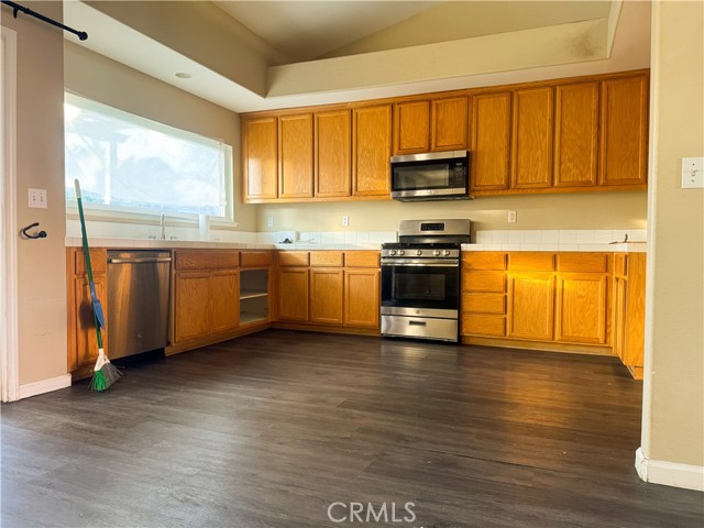 Detail Gallery Image 5 of 16 For 5421 Etherington Ct, Riverbank,  CA 95367 - 4 Beds | 3 Baths