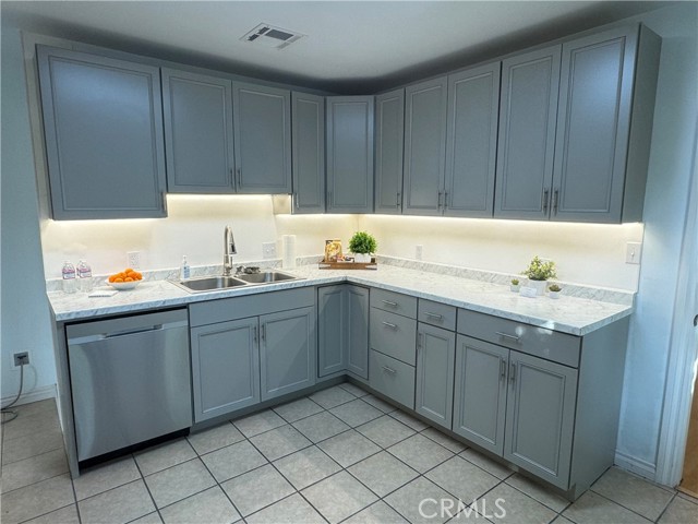 Detail Gallery Image 15 of 31 For 2236 N Manning, Burbank,  CA 91505 - 4 Beds | 2 Baths