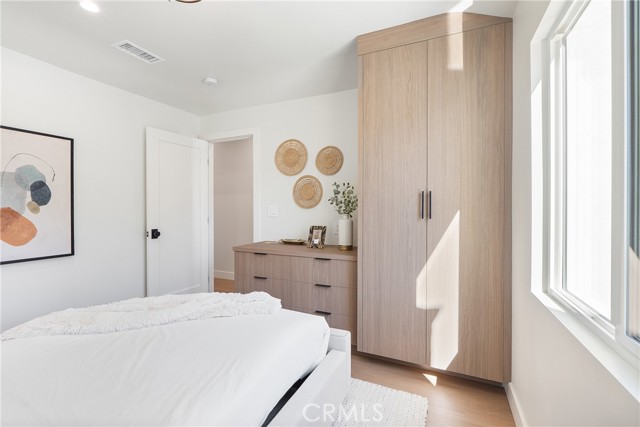 3924 Dublin Avenue, Los Angeles CA: https://media.crmls.org/medias/5cb8c4f3-db1c-4756-8810-83a63ee11220.jpg