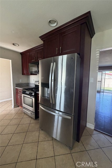 Detail Gallery Image 21 of 39 For 7233 Hayes, Buena Park,  CA 90620 - 4 Beds | 2 Baths