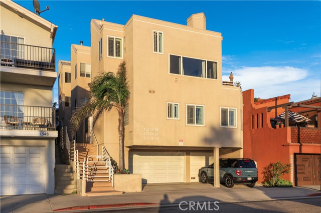 1338 Manhattan Avenue, Hermosa Beach, California 90254, 3 Bedrooms Bedrooms, ,3 BathroomsBathrooms,Residential,Sold,Manhattan,SB23150123