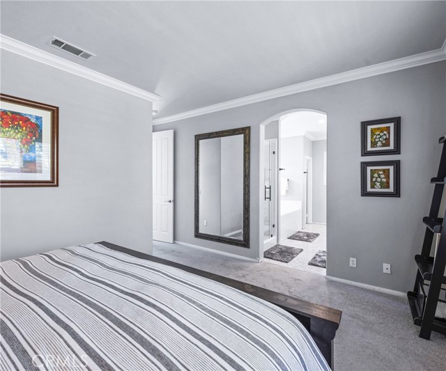 45 Coriander, Irvine CA: https://media.crmls.org/medias/5cb9e4fb-4dfe-4759-aa7f-c7675c6161d3.jpg