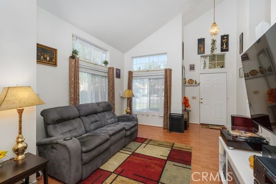 43025 Corte Salamanca, Temecula CA: https://media.crmls.org/medias/5cba0be6-78df-4e2d-b86e-c75f101ced7e.jpg