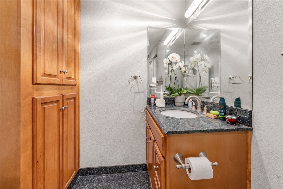 Detail Gallery Image 12 of 13 For 1192 Mitchell Ave #9,  Tustin,  CA 92780 - 2 Beds | 2 Baths