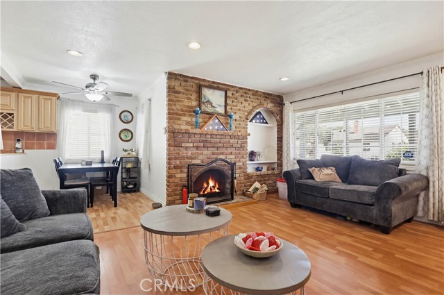 Detail Gallery Image 11 of 42 For 5913 Castana, Lakewood,  CA 90712 - 3 Beds | 2 Baths