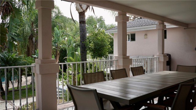 Detail Gallery Image 12 of 32 For 925 Sherlock Dr, Burbank,  CA 91501 - 3 Beds | 3 Baths