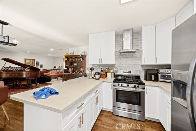 1385 N Marengo Avenue, Pasadena CA: https://media.crmls.org/medias/5cba6ab5-88de-4ee9-b255-75bca373baba.jpg