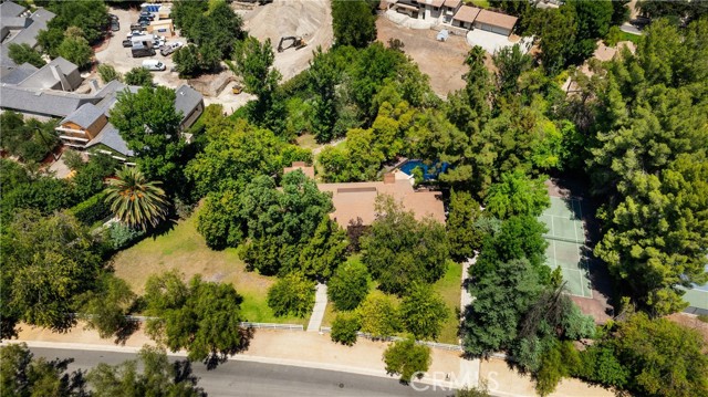 24865 Long Valley Road, Hidden Hills CA: https://media.crmls.org/medias/5cbad733-4052-423b-b8b7-868e798e0de0.jpg