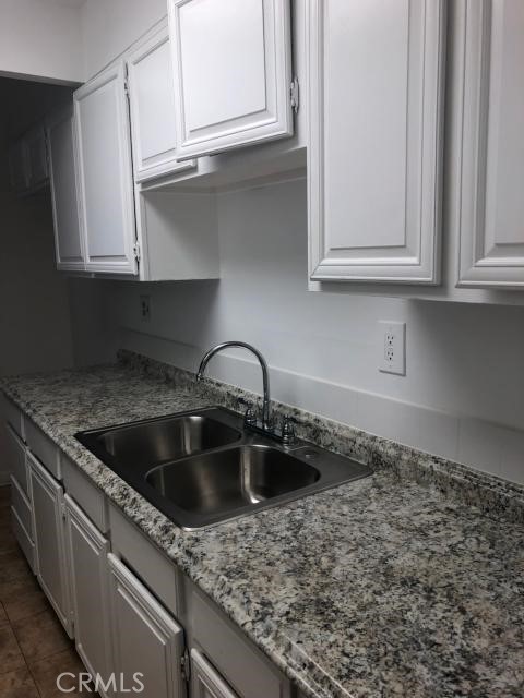 312 S Commonwealth Avenue, Los Angeles CA: https://media.crmls.org/medias/5cbc07b0-9397-4ffb-a139-75e06e6bf213.jpg