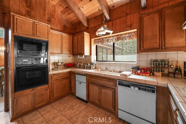 Detail Gallery Image 8 of 30 For 268 Olympic, Big Bear Lake,  CA 92315 - 4 Beds | 3 Baths
