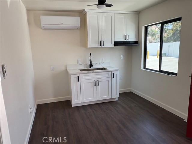 15356 Merrill Avenue, Fontana CA: https://media.crmls.org/medias/5cbdd24a-7d07-4fbd-bafb-28a0e19b4f10.jpg