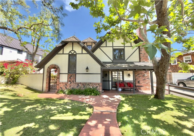 327 Aster St, Laguna Beach, CA 92651