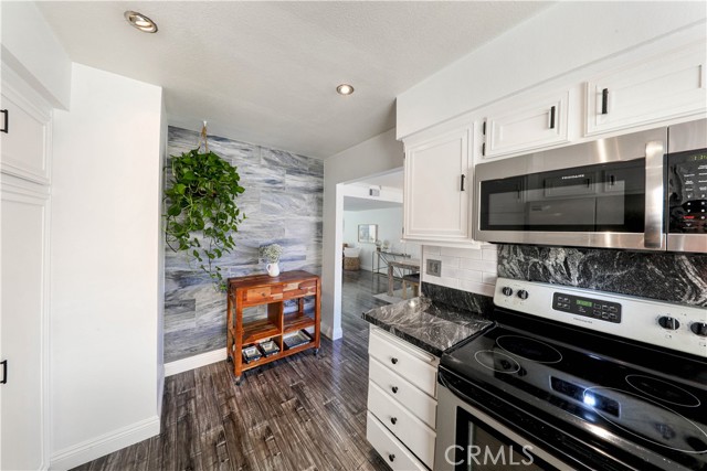 Detail Gallery Image 10 of 28 For 135 Avenida Adobe, San Clemente,  CA 92672 - 3 Beds | 2/1 Baths
