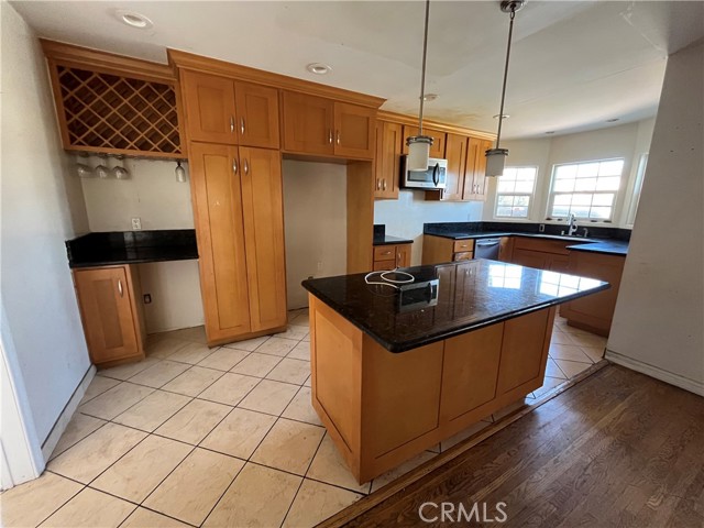 657 S Sadler Avenue, East Los Angeles CA: https://media.crmls.org/medias/5cbf0220-0296-4684-abac-2db08e327159.jpg