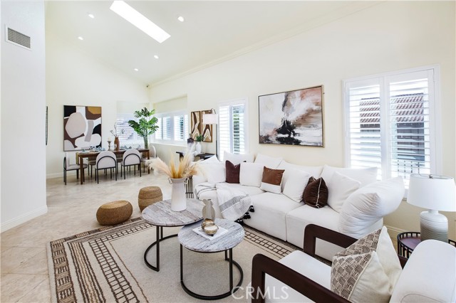 Detail Gallery Image 3 of 31 For 6494 via Del Prado, Chino Hills,  CA 91709 - 5 Beds | 3 Baths