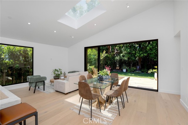 3189 S Bentley Avenue, Los Angeles CA: https://media.crmls.org/medias/5cc0a834-0b88-4b1c-bb7a-d2a8fb5f1677.jpg