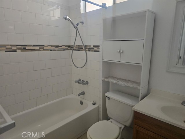 Detail Gallery Image 5 of 5 For 13602 Penn St #3,  Whittier,  CA 90602 - 1 Beds | 1 Baths