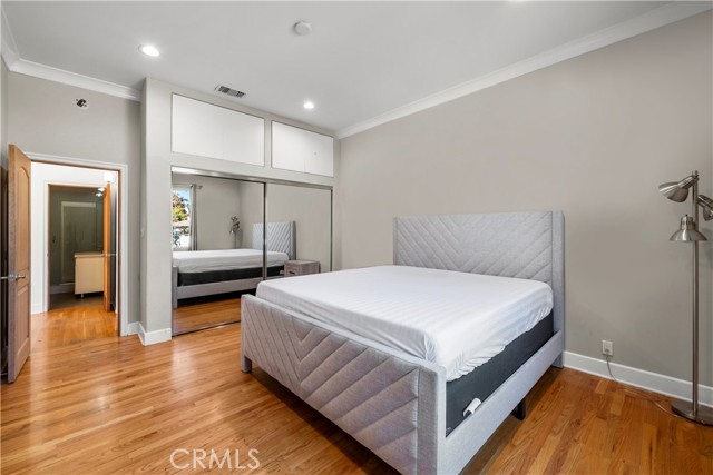 6223 Simpson, North Hollywood CA: https://media.crmls.org/medias/5cc0fc8b-c7dc-4d13-a482-63d50e359666.jpg