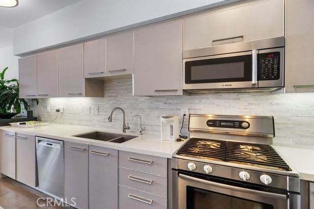 Detail Gallery Image 12 of 25 For 1817 Prosser Ave #503,  Los Angeles,  CA 90025 - 2 Beds | 2 Baths